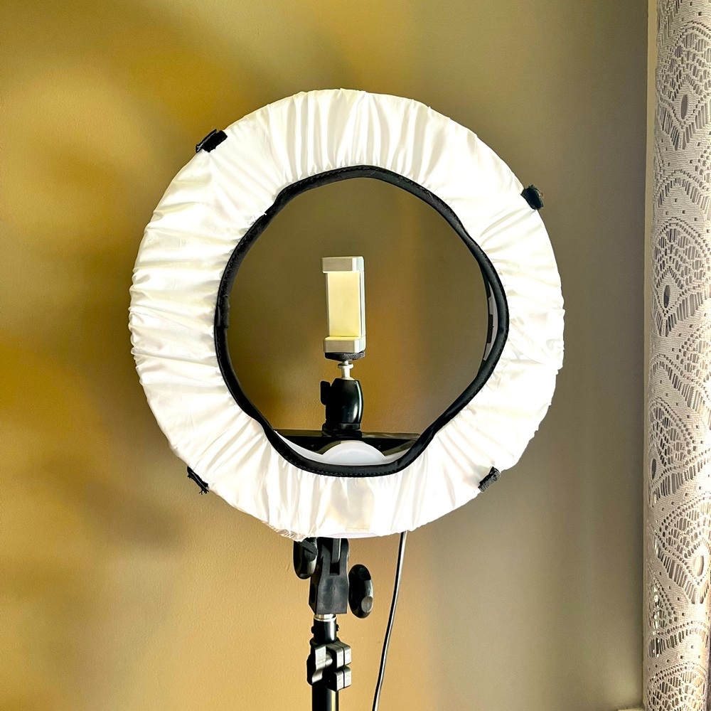 NEEWER Ring Light + Tripod